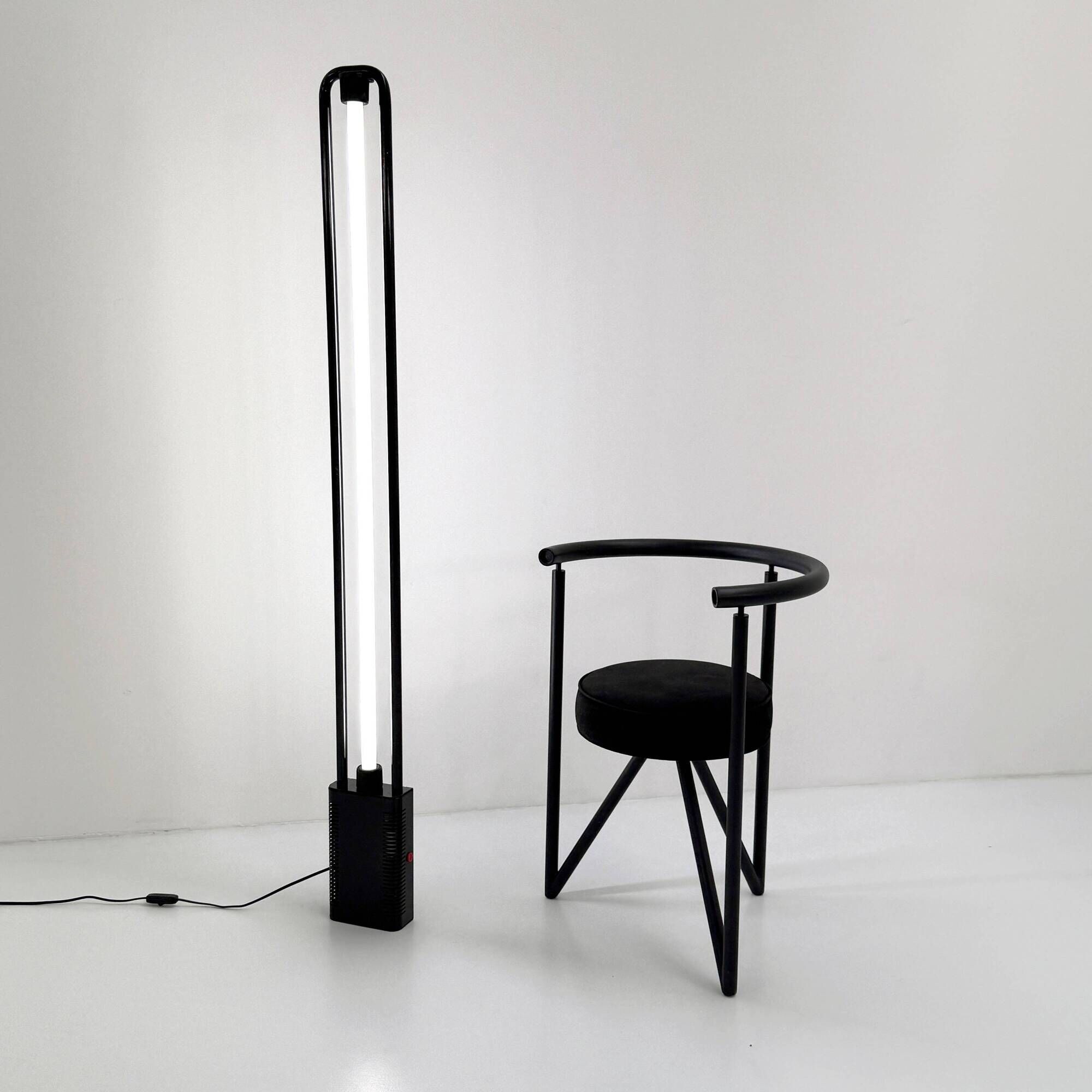 Black Uno floor lamp by Gian N. Gigante for Zerbetto, 1980