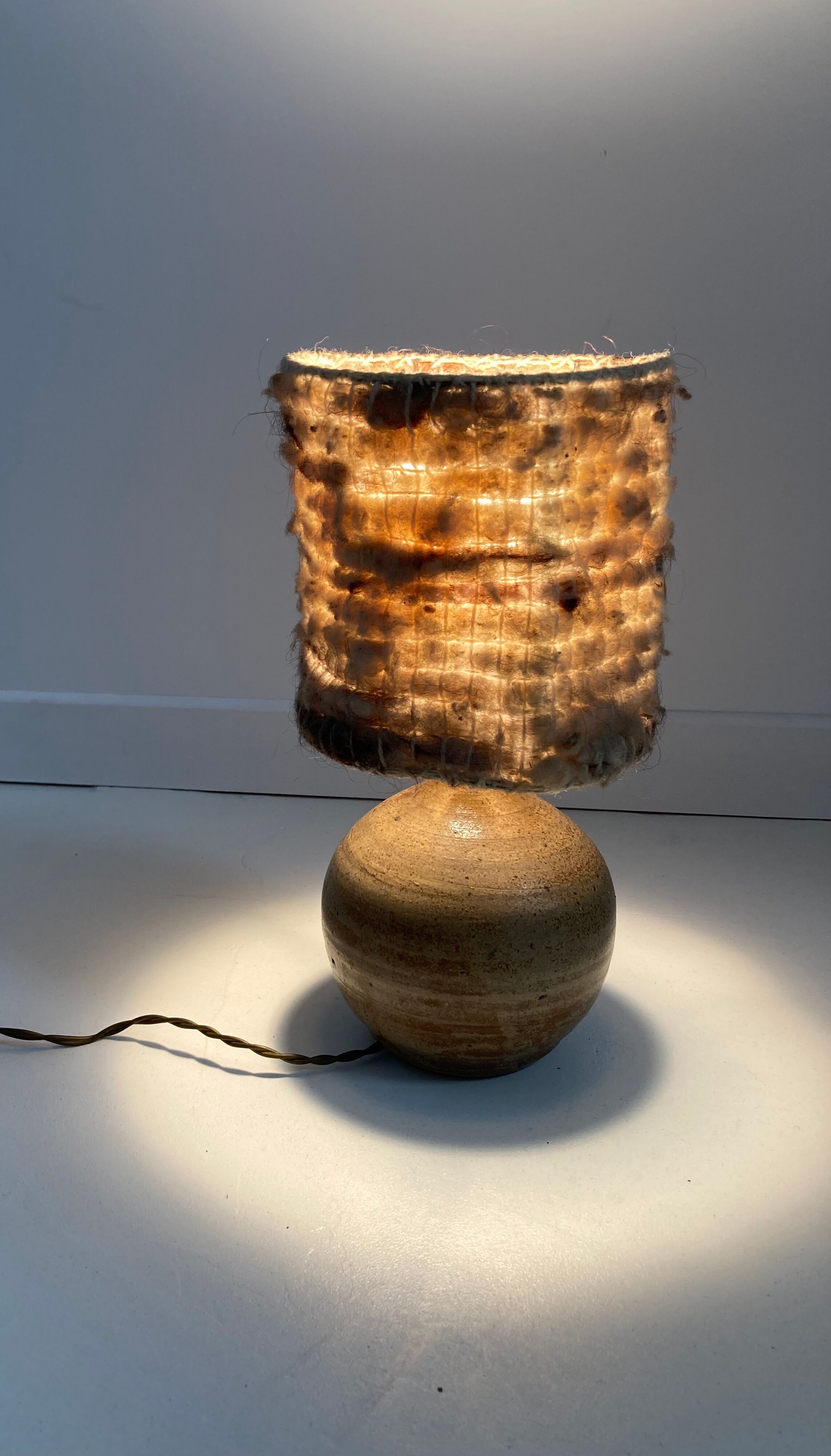 Vintage lamp in gres woven lampshade