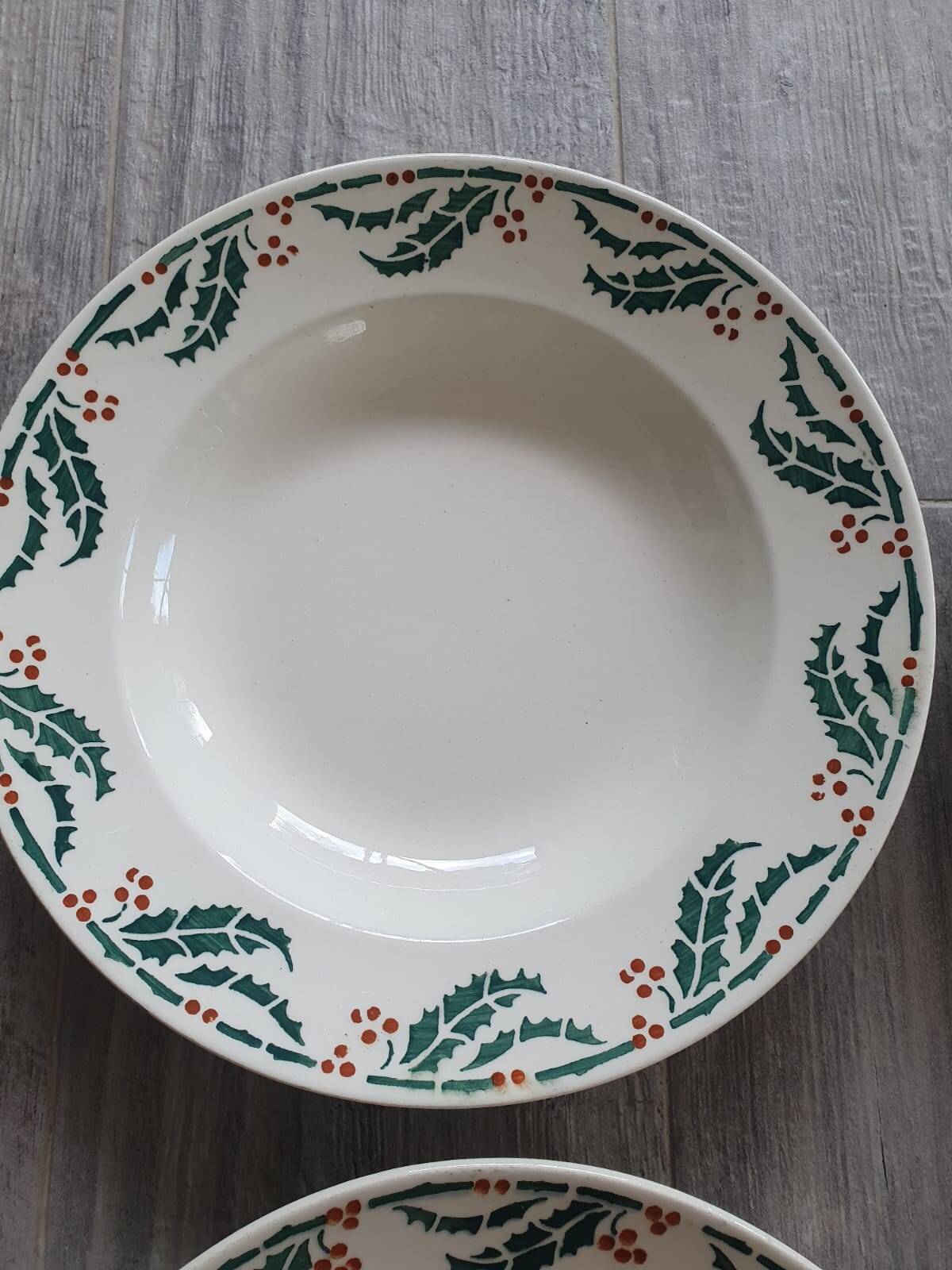 Lunéville holly soup plates