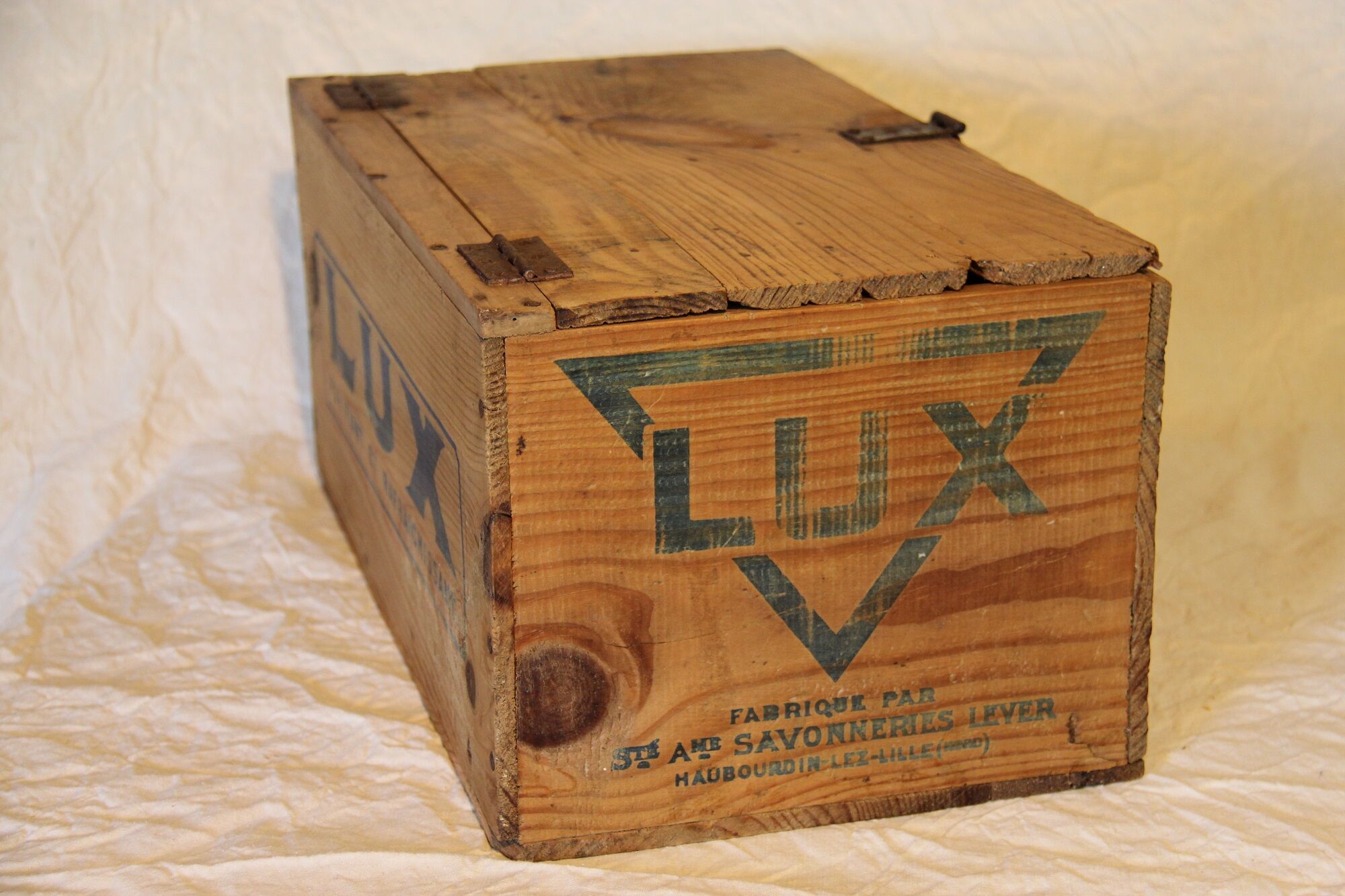 Caisse à savon lux publicitaire vintage