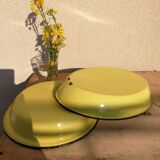 Duo in yellow email