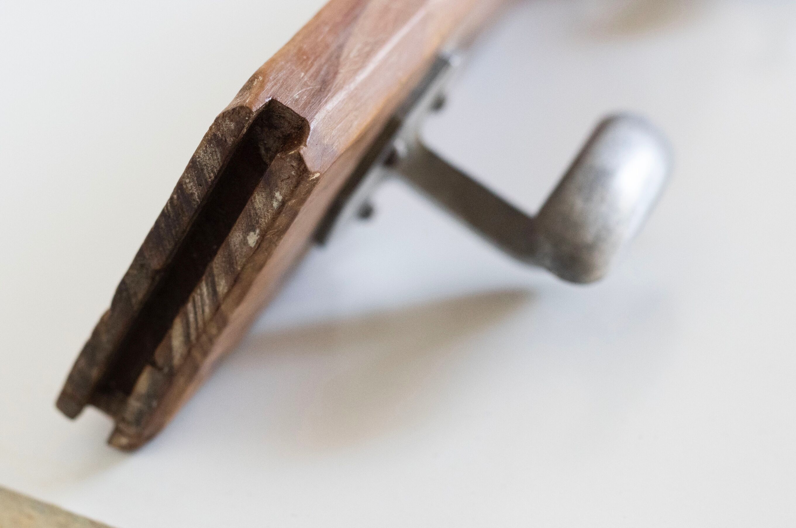 Wall coat rack in wood and metal
