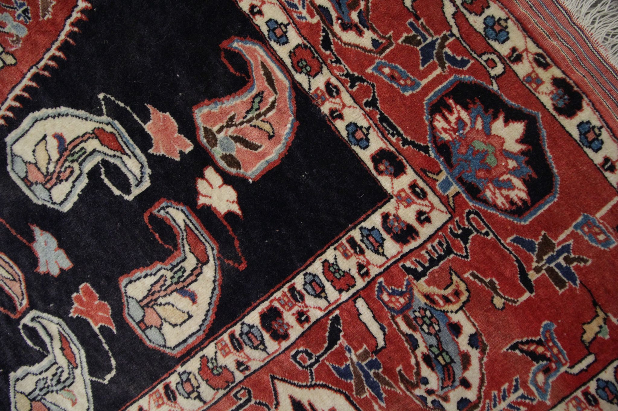 Tapis persan persan vintage fait main- 132x162cm
