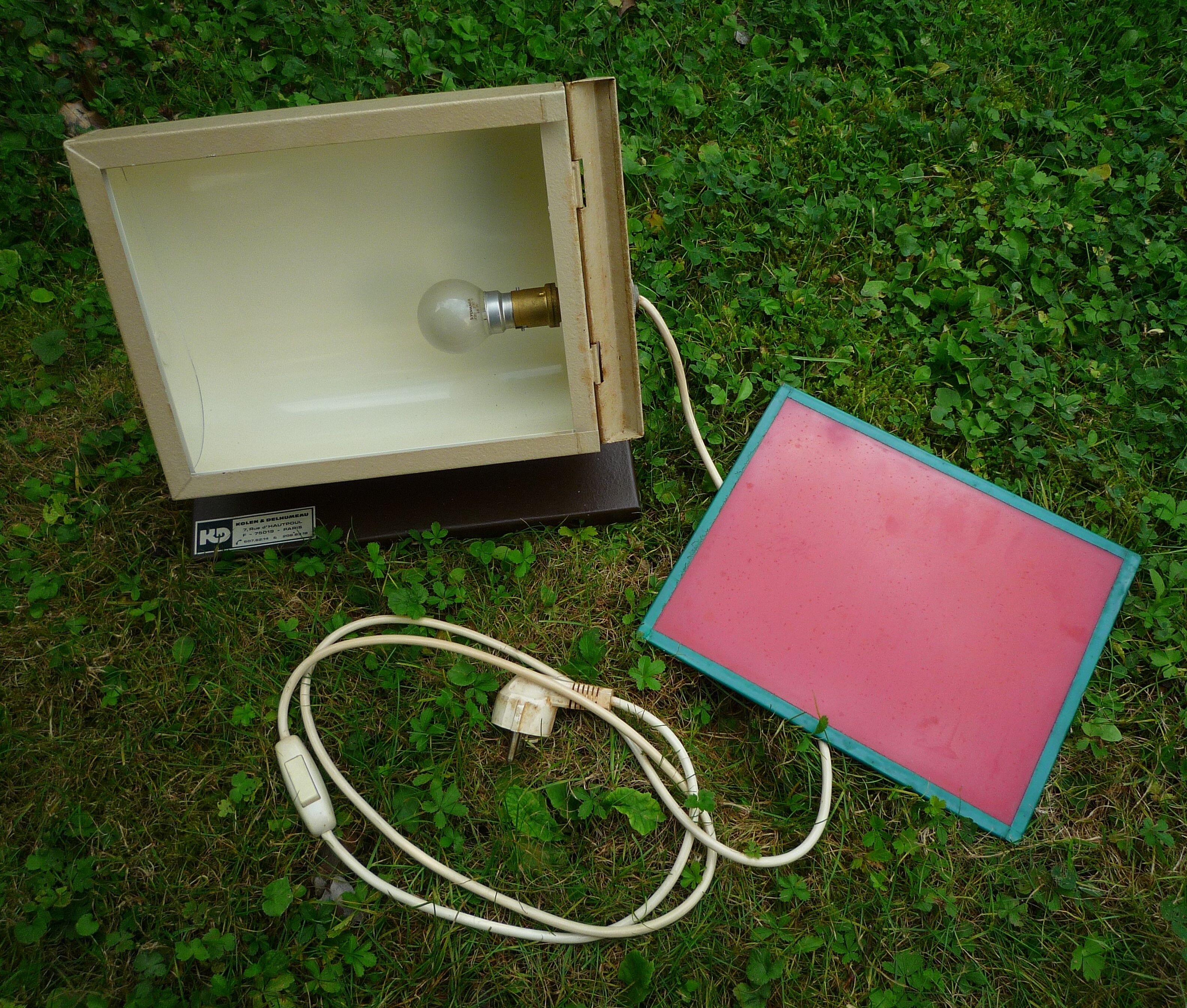 Square red lamp to install, industrial style