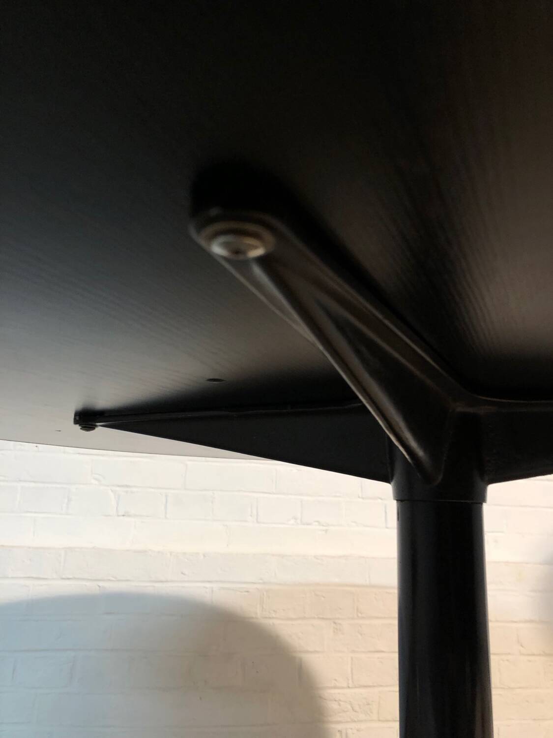 Round table 120cms by Eames, edition Herman Miller 1970