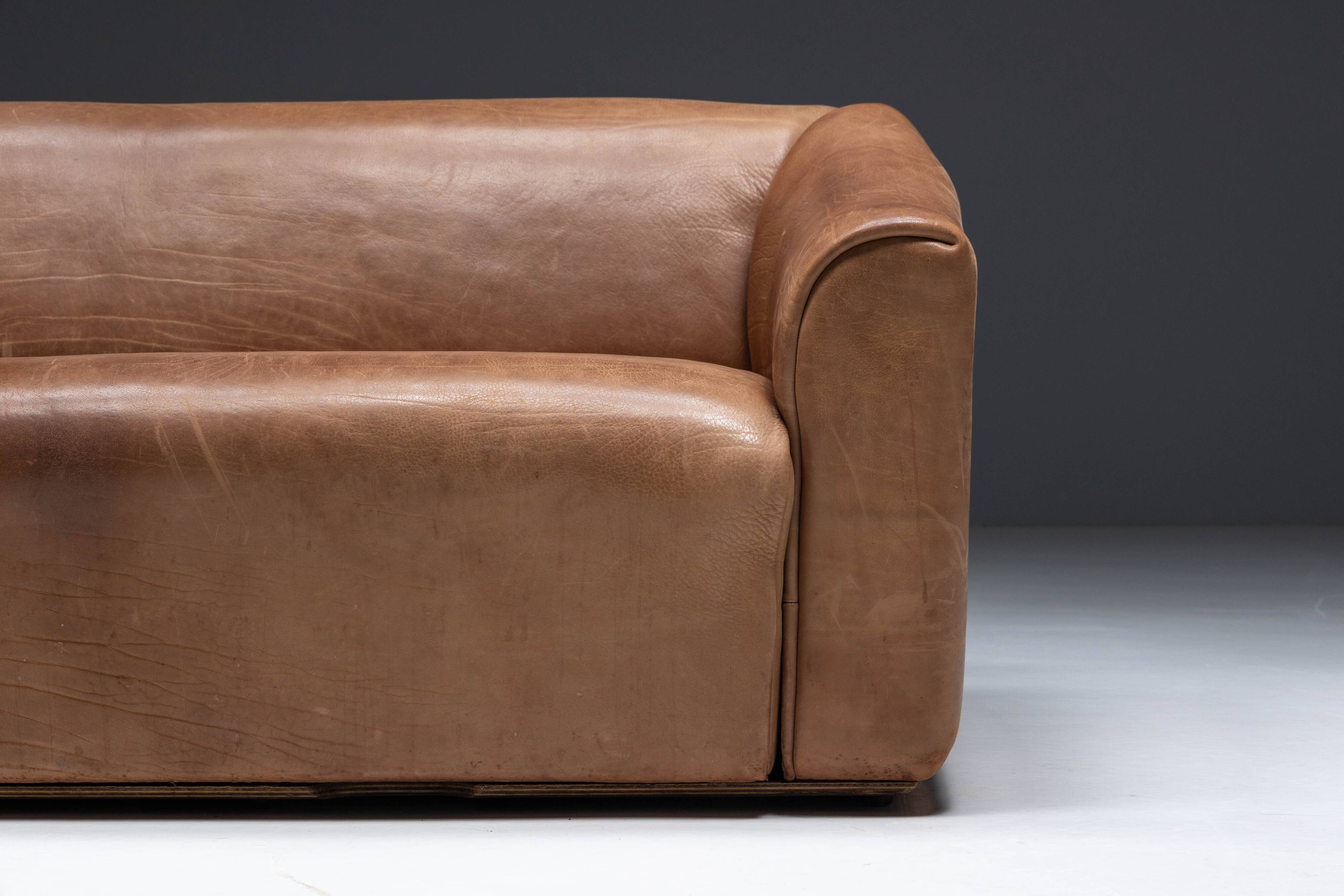 De Sede DS-47 bullhide leather sofa, Switzerland, 1970s
