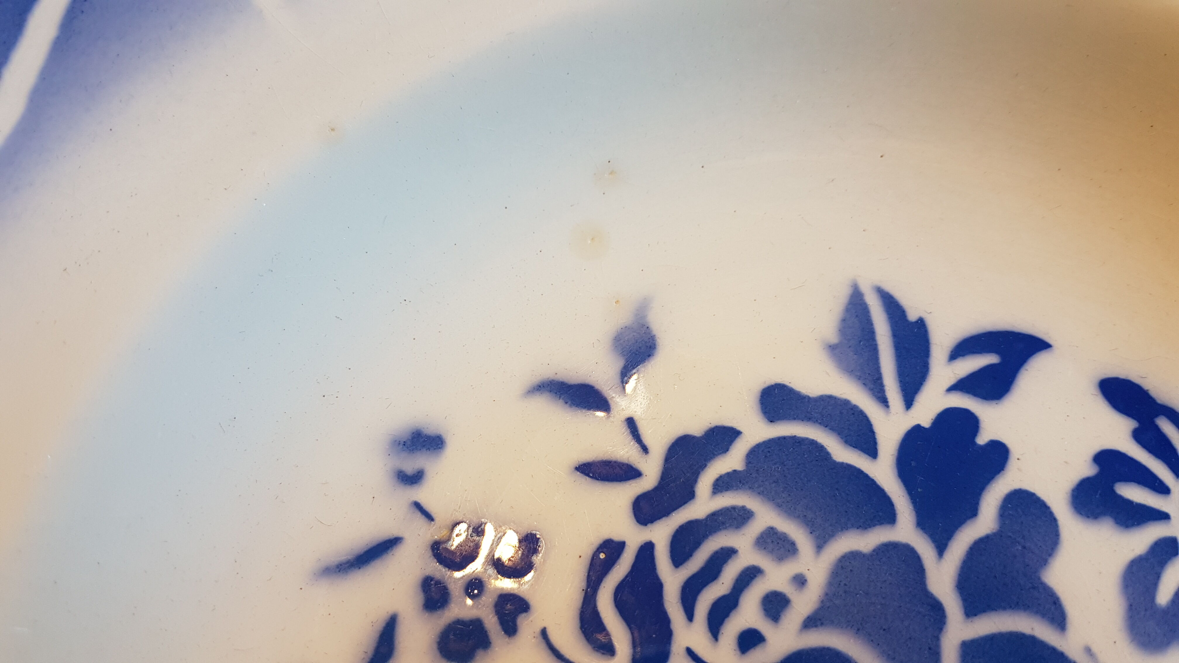 Digoin earthenware hollow plate