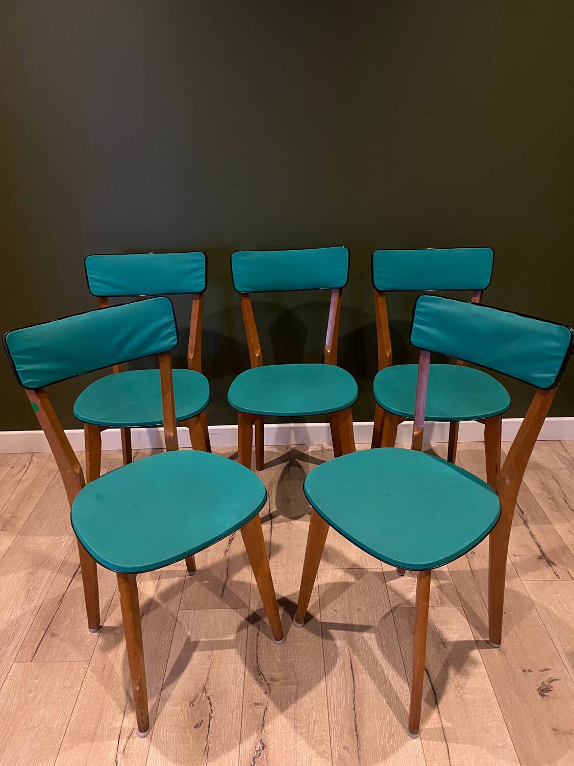 Ensemble de 5 chaises vertes vintage 50