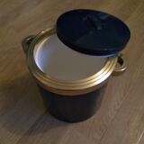 Champagne basin with ice bucket