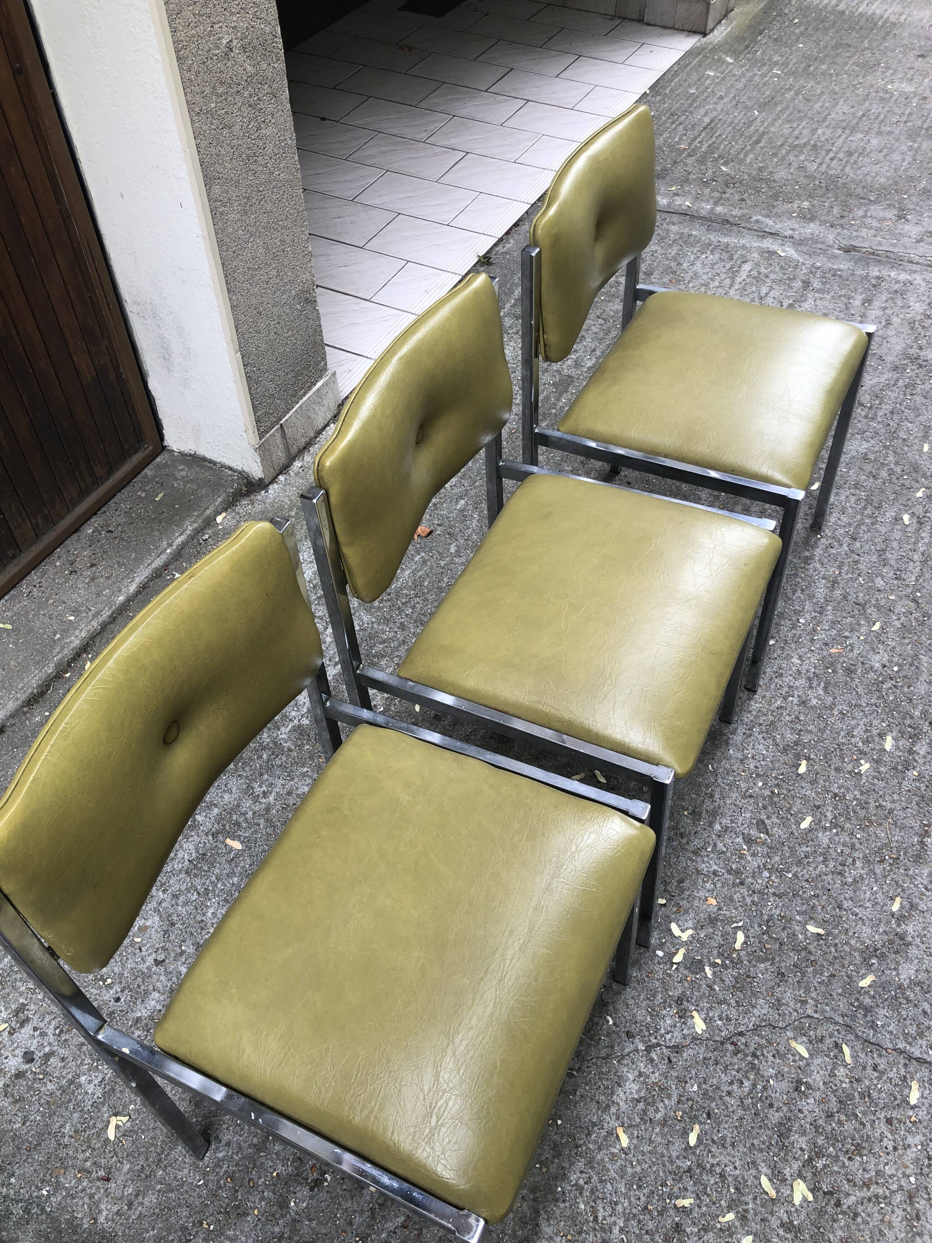 Series of 4 vintage chairs in Skaï