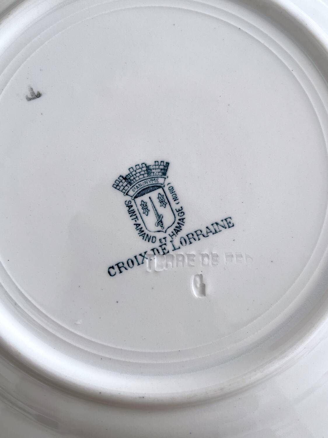 6 flat plates in iron earth “Croix de Lorraine” Saint Amand and Hamage