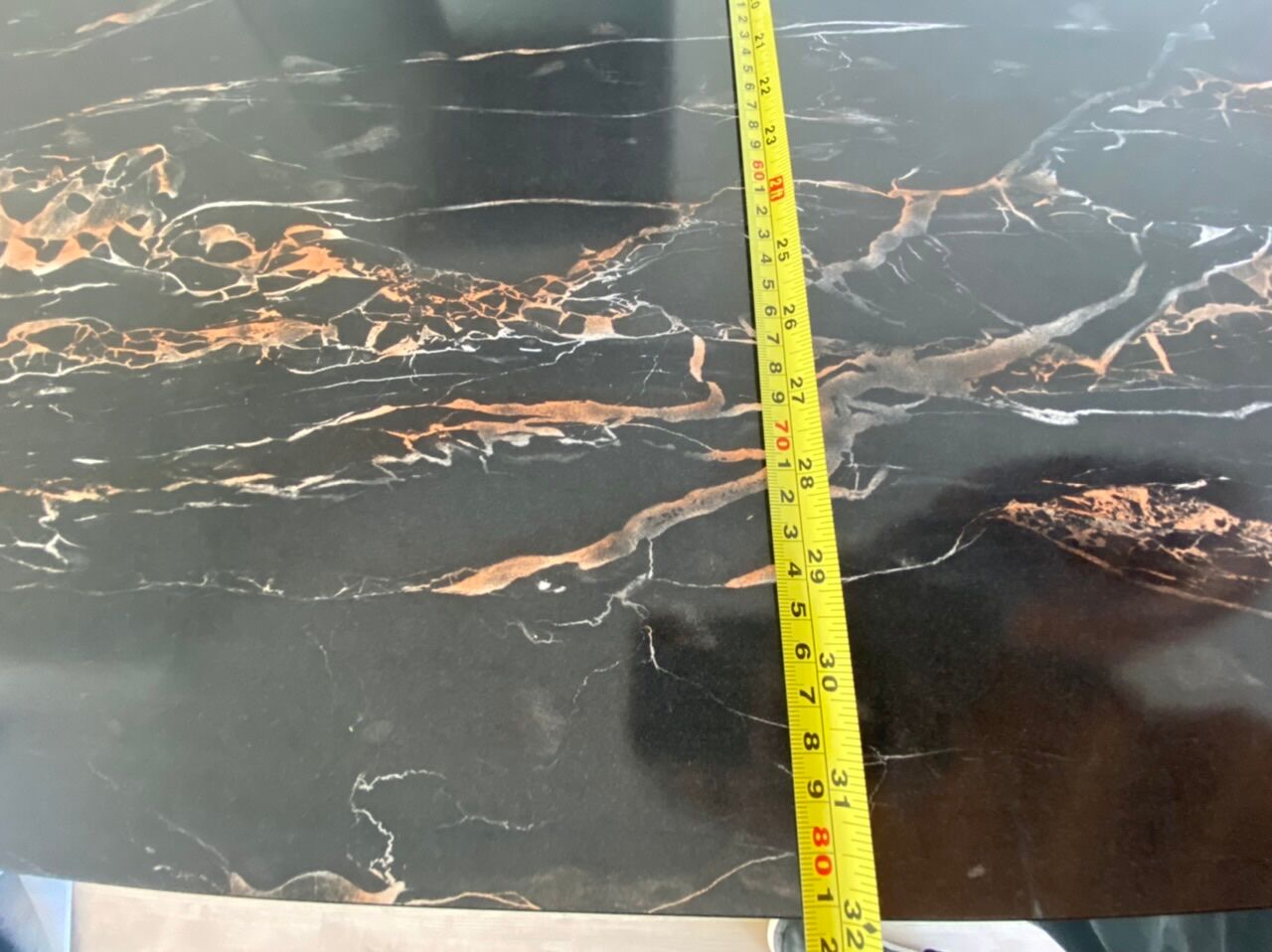 Extendable table + 4 marbled formica chairs