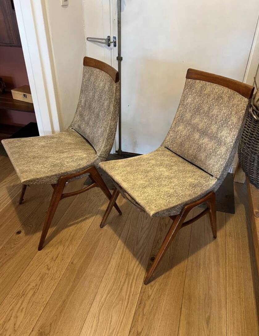 (Lot) 2 teak designer chairs (1950s)