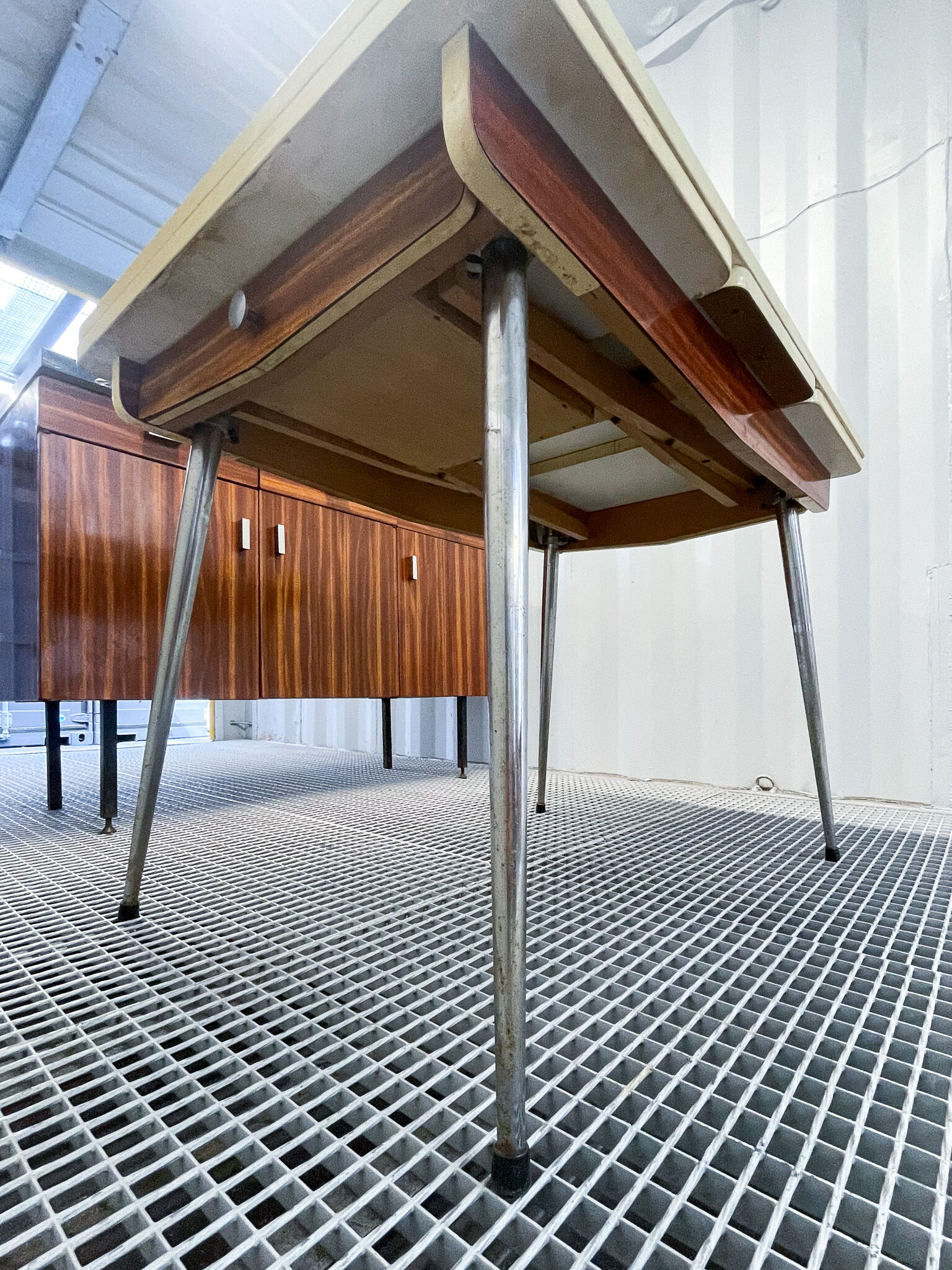 Complete kitchen in formica from the 60s