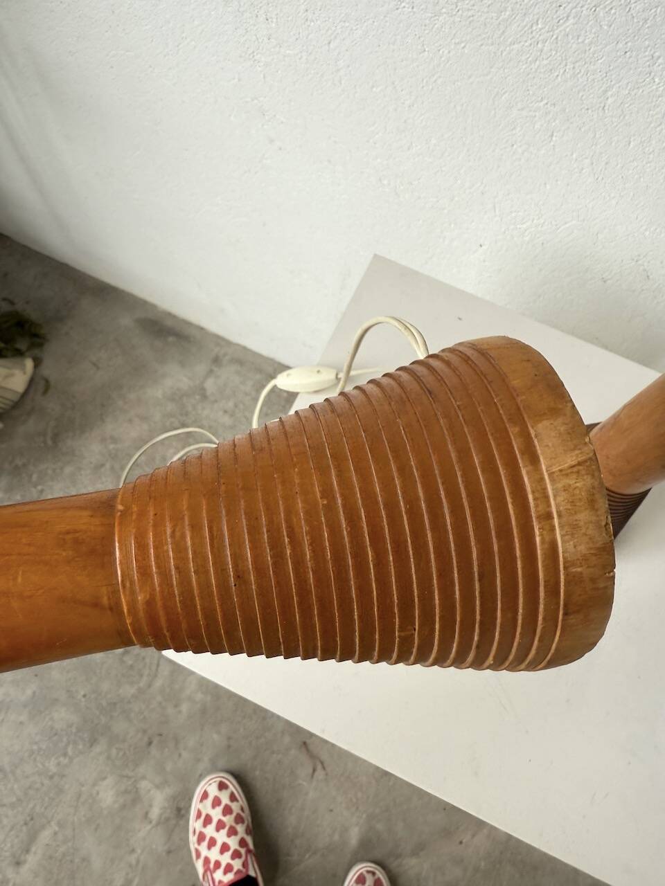 Paire de lampes de table bois chêne années 50