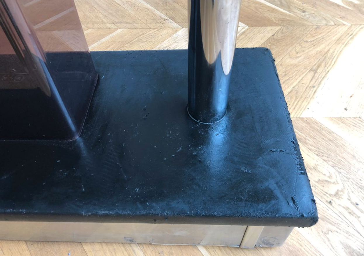 Low vintage design bar with interior storage