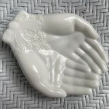 Empty pocket hands in opaline avon