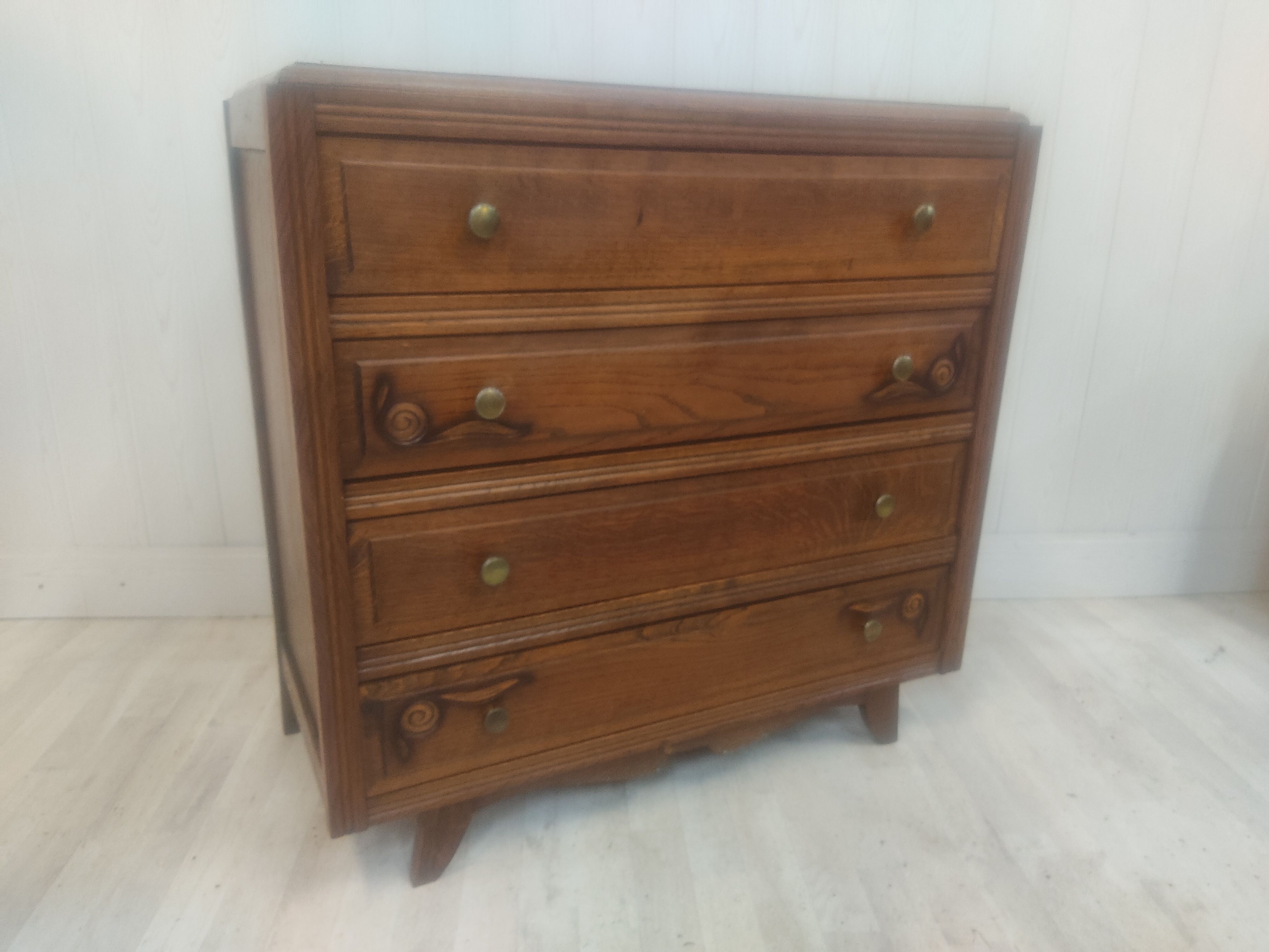 Vintage dresser compass feet 50s