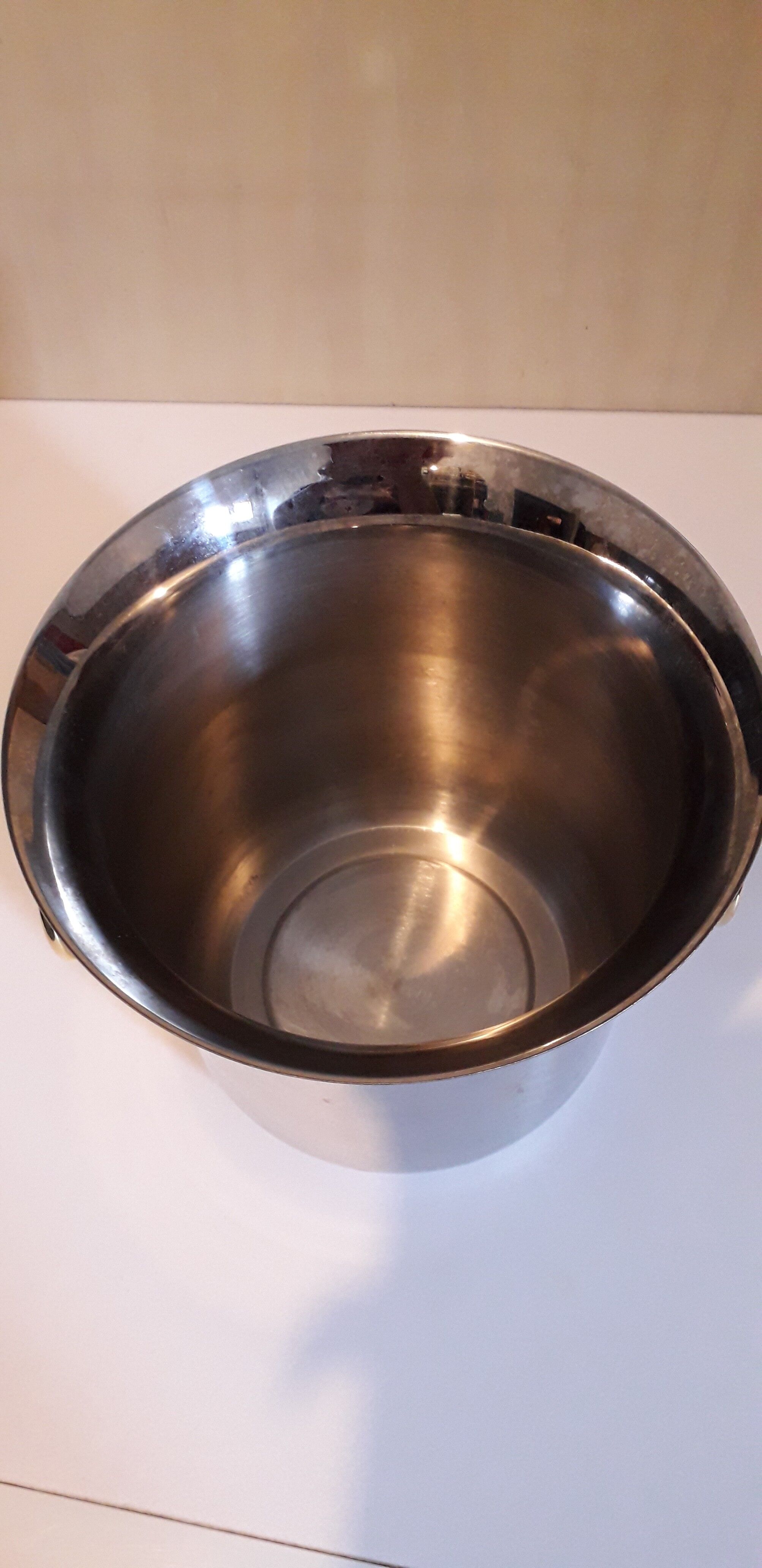 Stainless steel champagne bucket