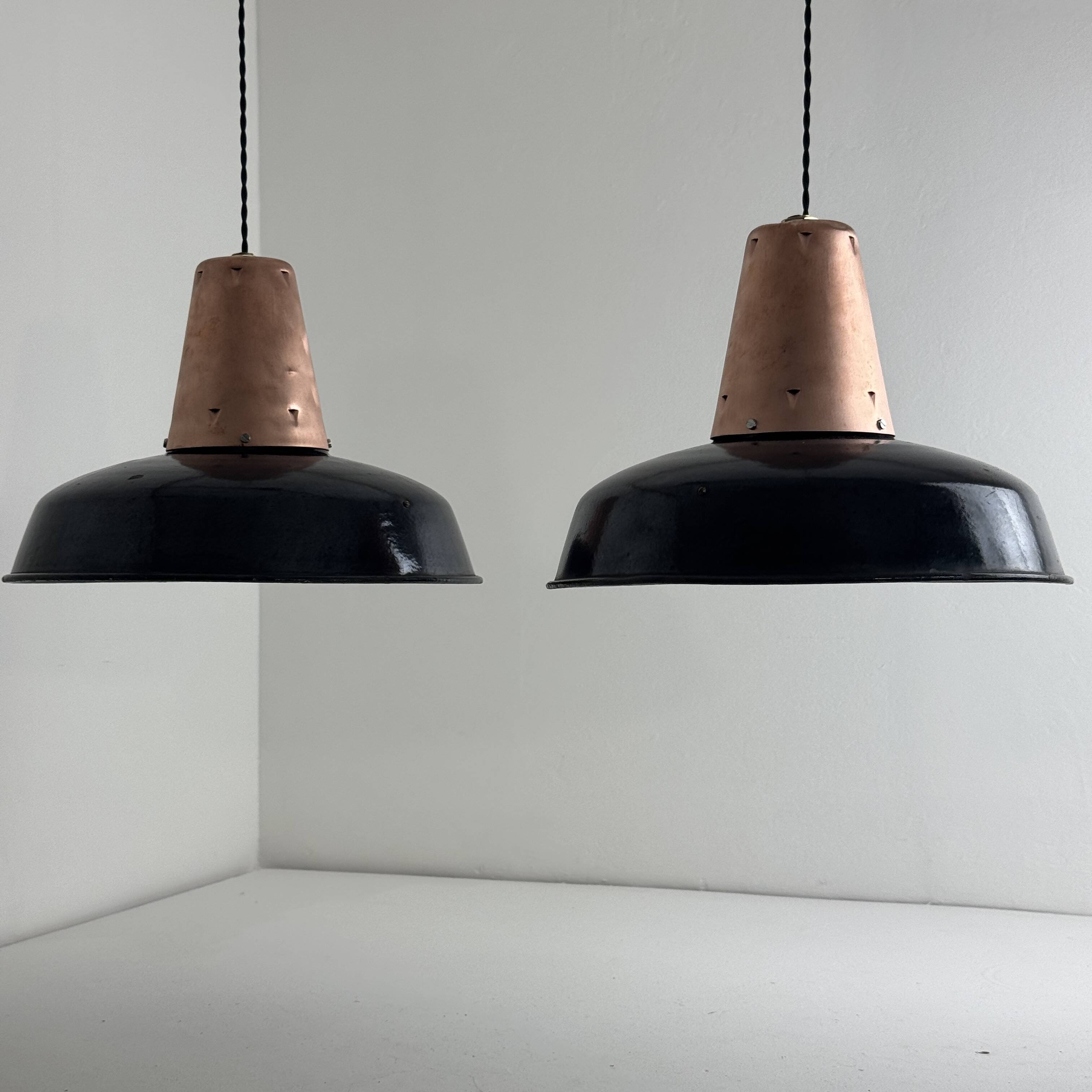 Pair of antique enamelled "mazda" suspensions 35 cm industrial