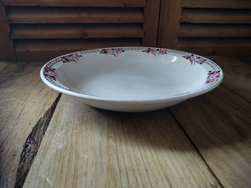 Round hollow porcelain dish St Amand Cabourg