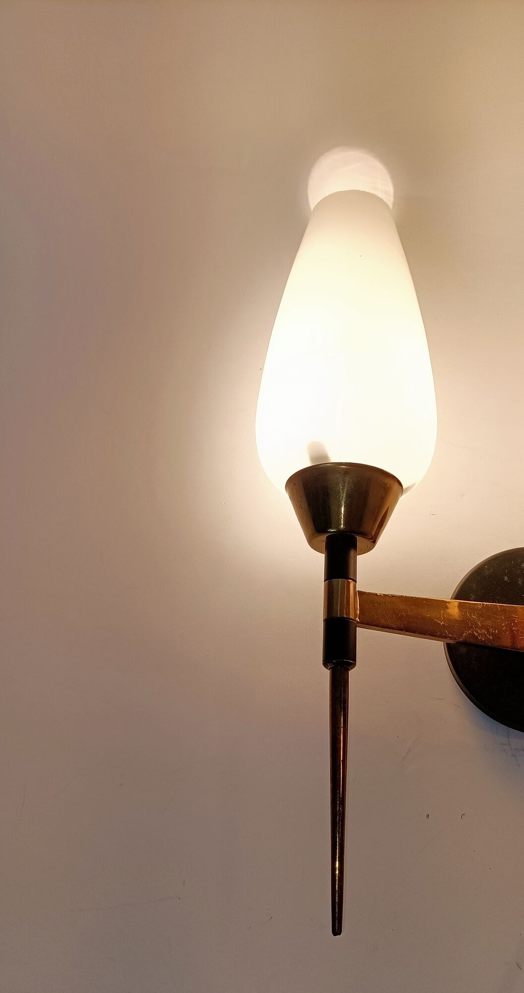 M.D two-arm wall lamp in gilded brass and black metal 1960