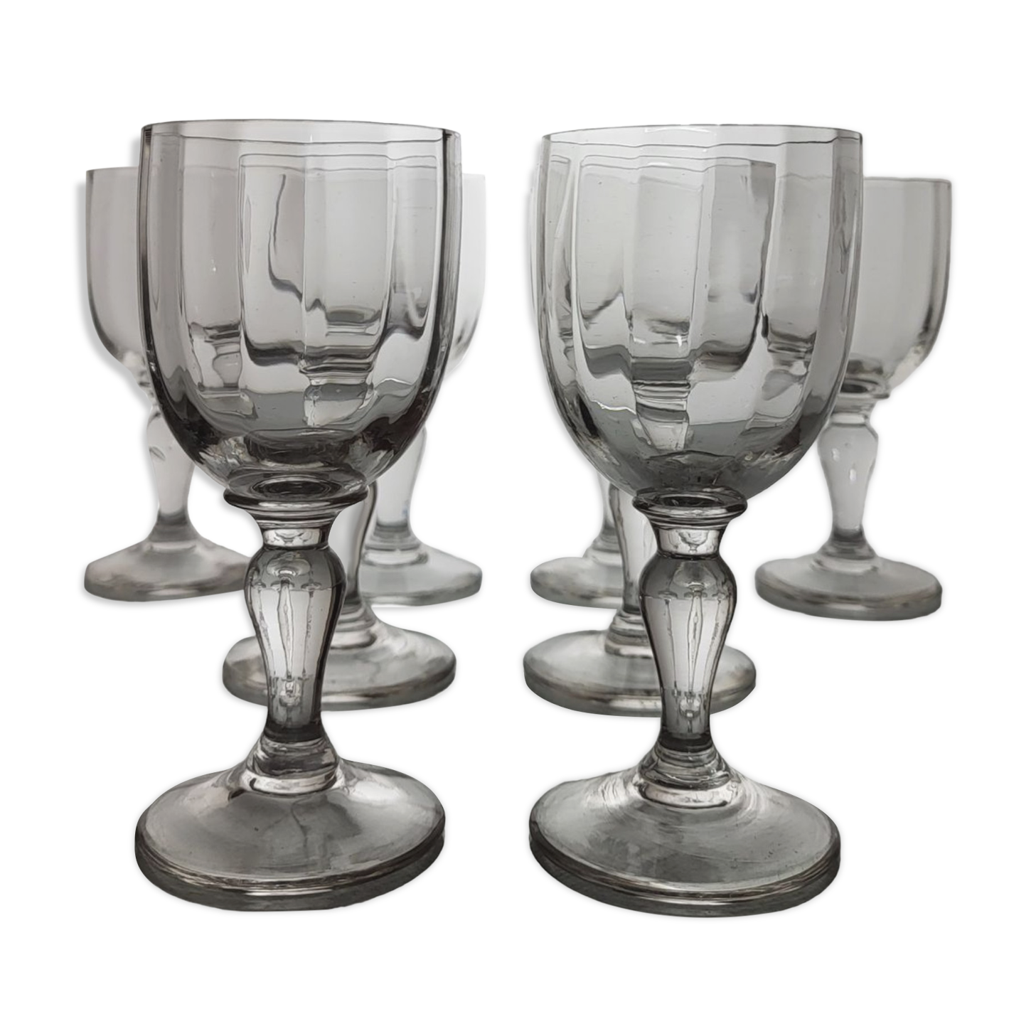 8 wine glasses Early twentieth century