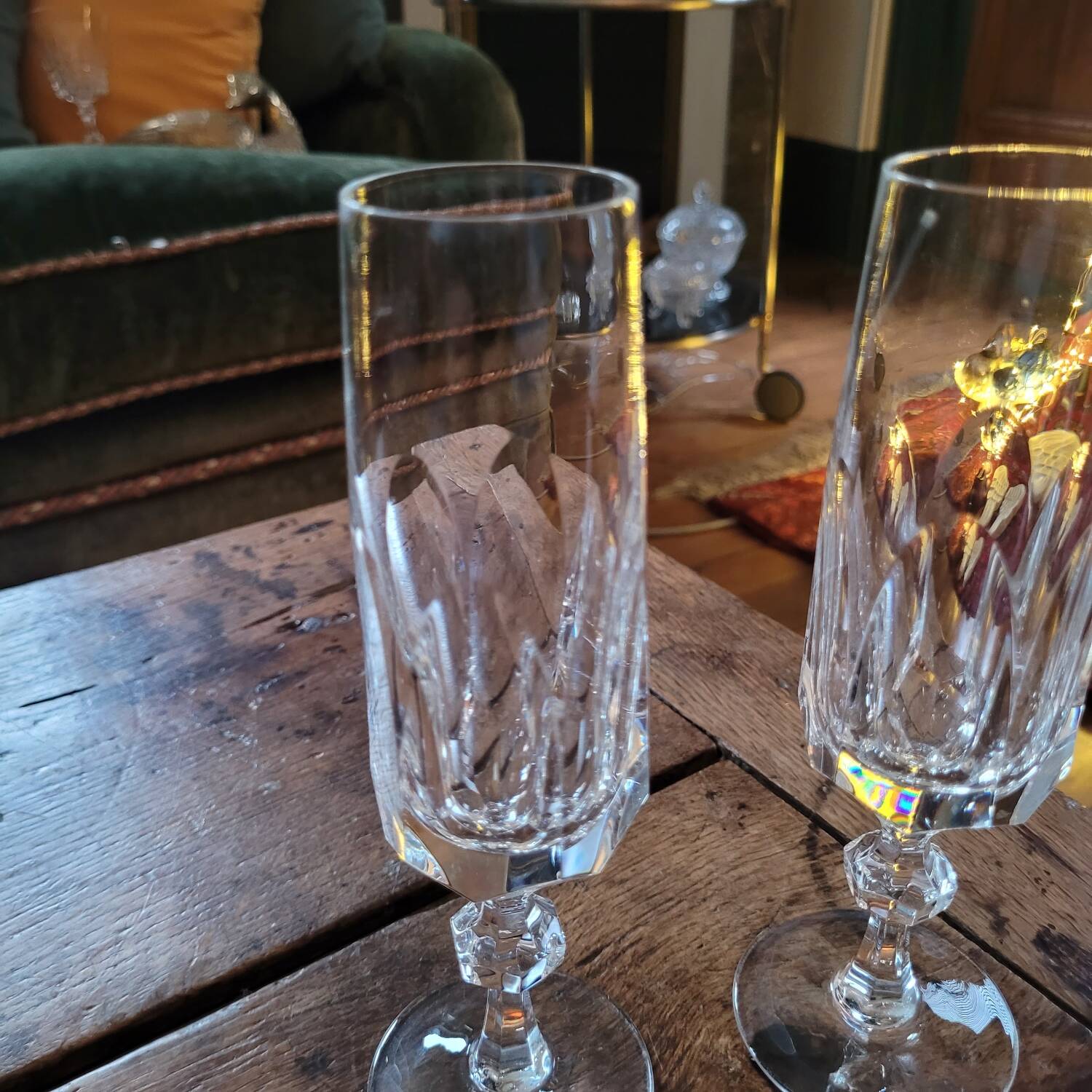 Two thick crystal flutes in the Baccarat style. 1960s. Two flutes in thick crystal.