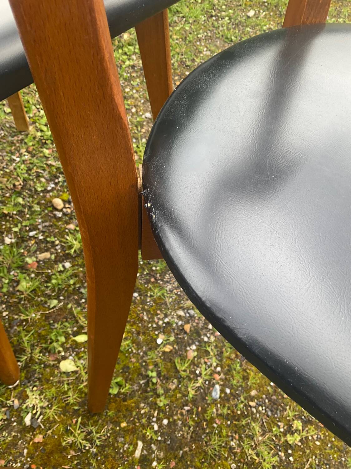 Series of 4 vintage chairs from the 50s and 60s