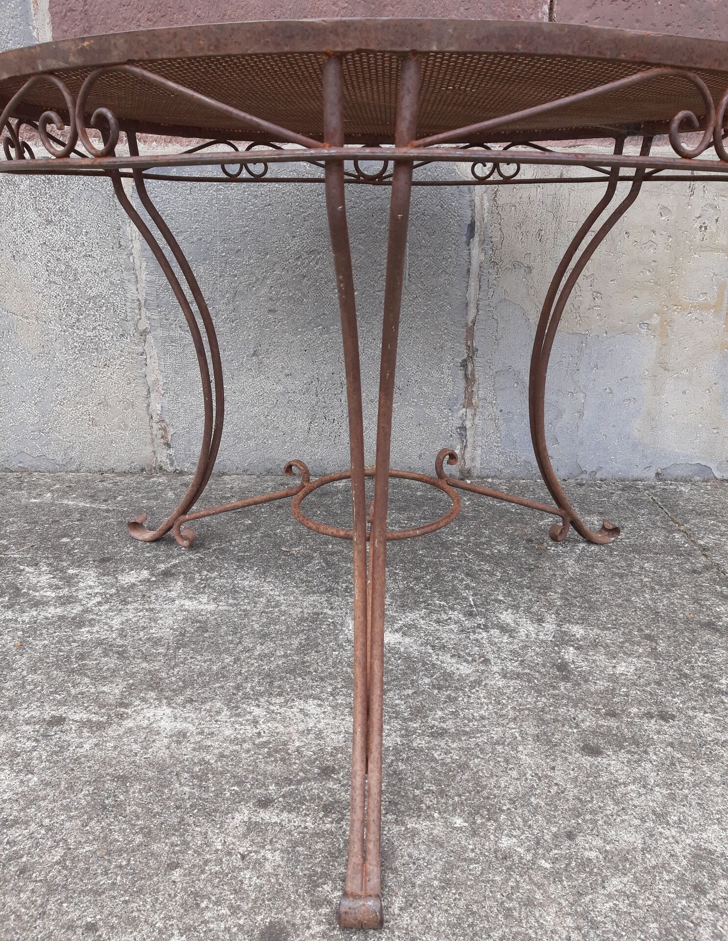 Table de jardin en fer forgé