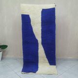 Handcrafted Moroccan rug decorated 250cm x 100cm