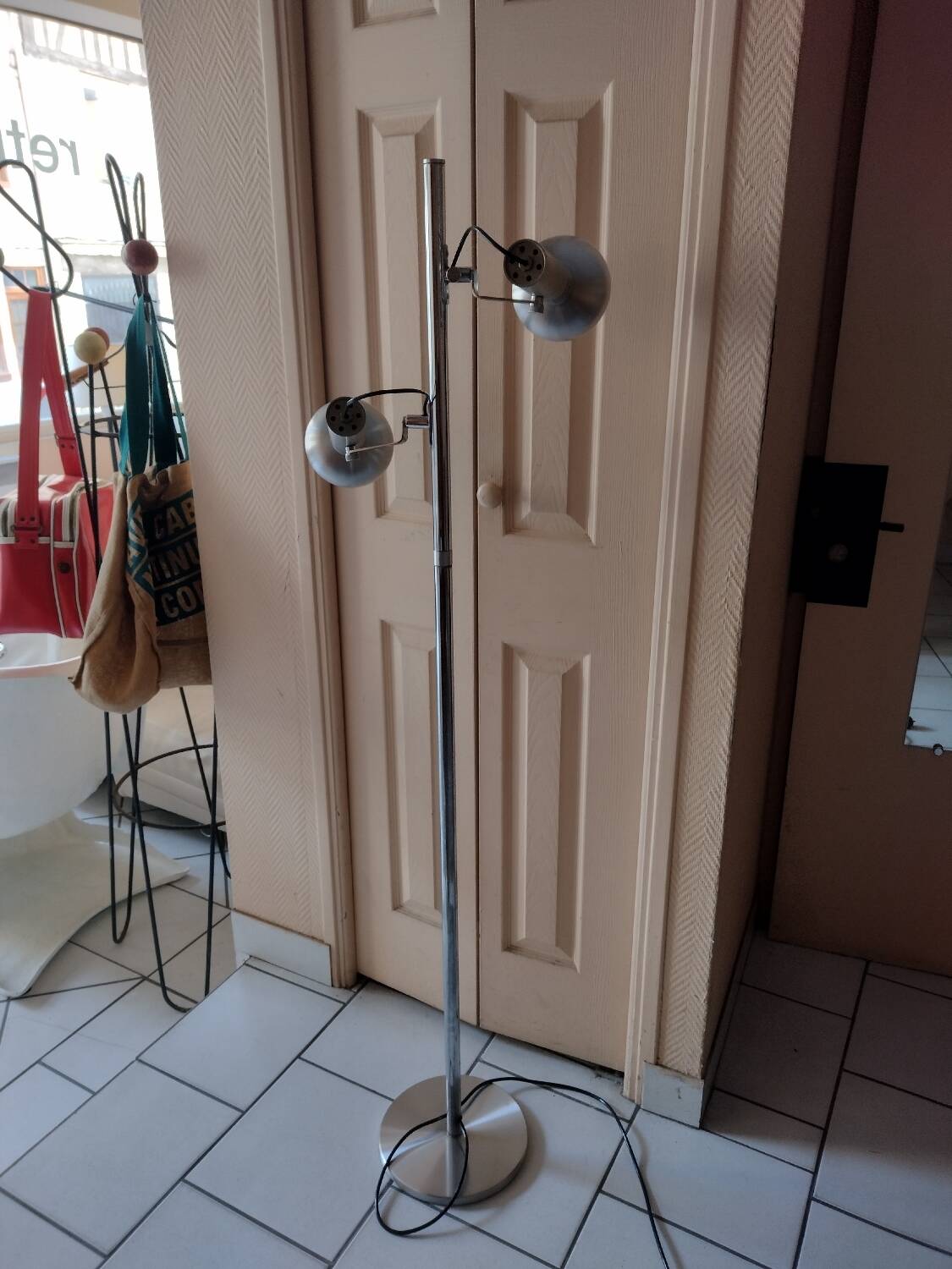 Vintage 70s floor lamp in chrome and aluminum reflector