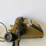 Vintage phone with keys