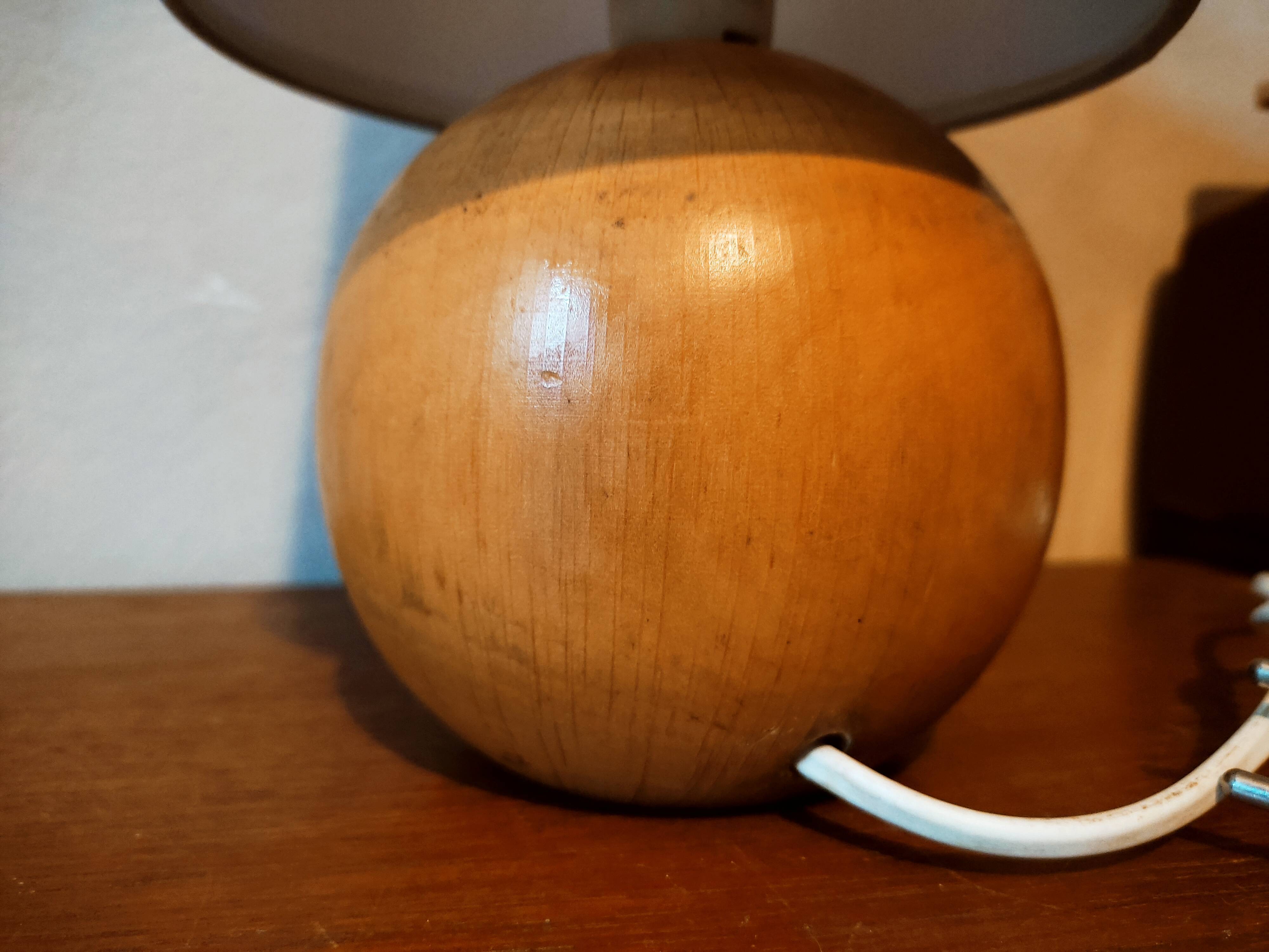 Lampe boule en bois