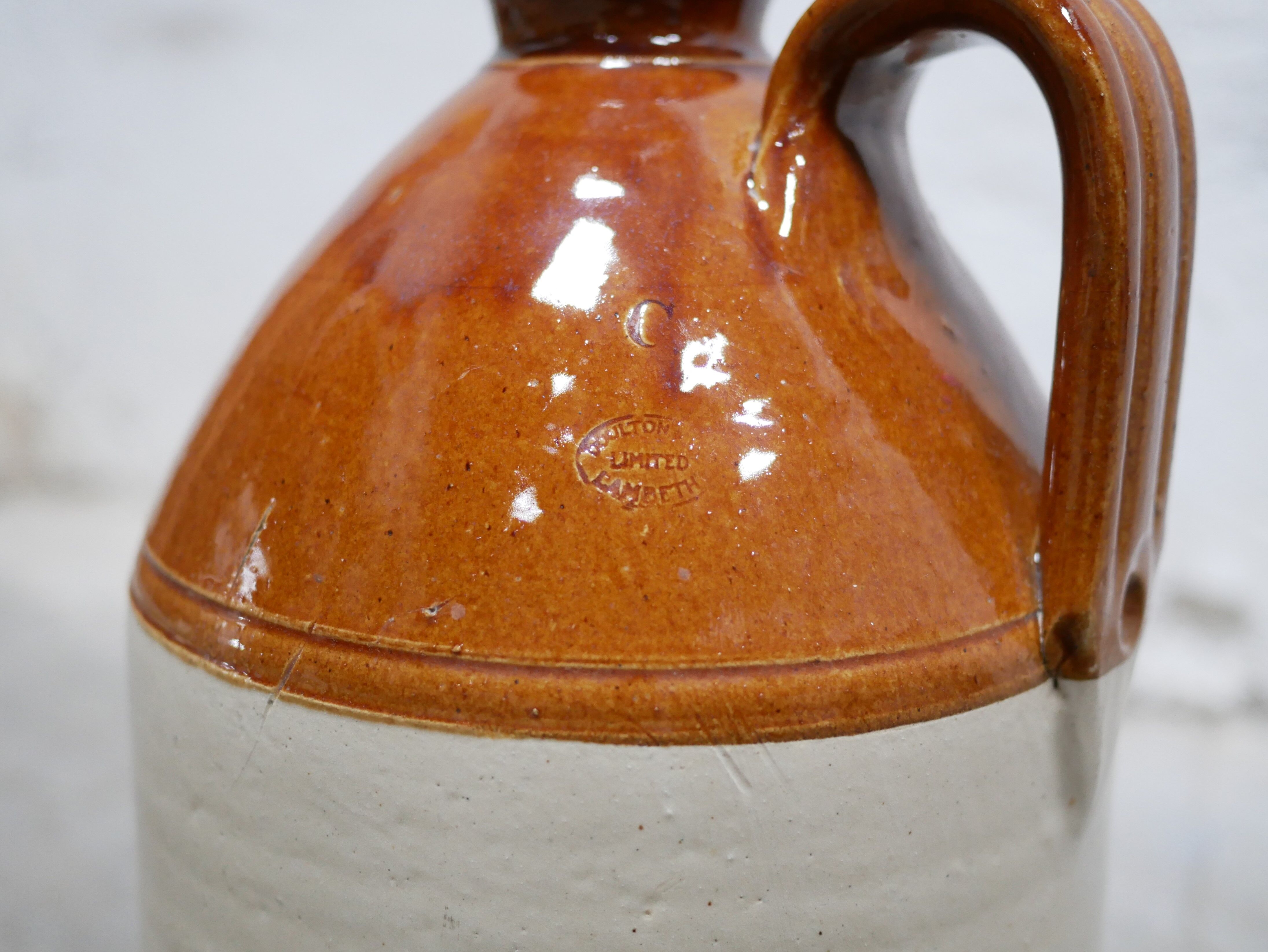 Bonbonne anglaise vintage en grès éditée par Doulton Lambeth