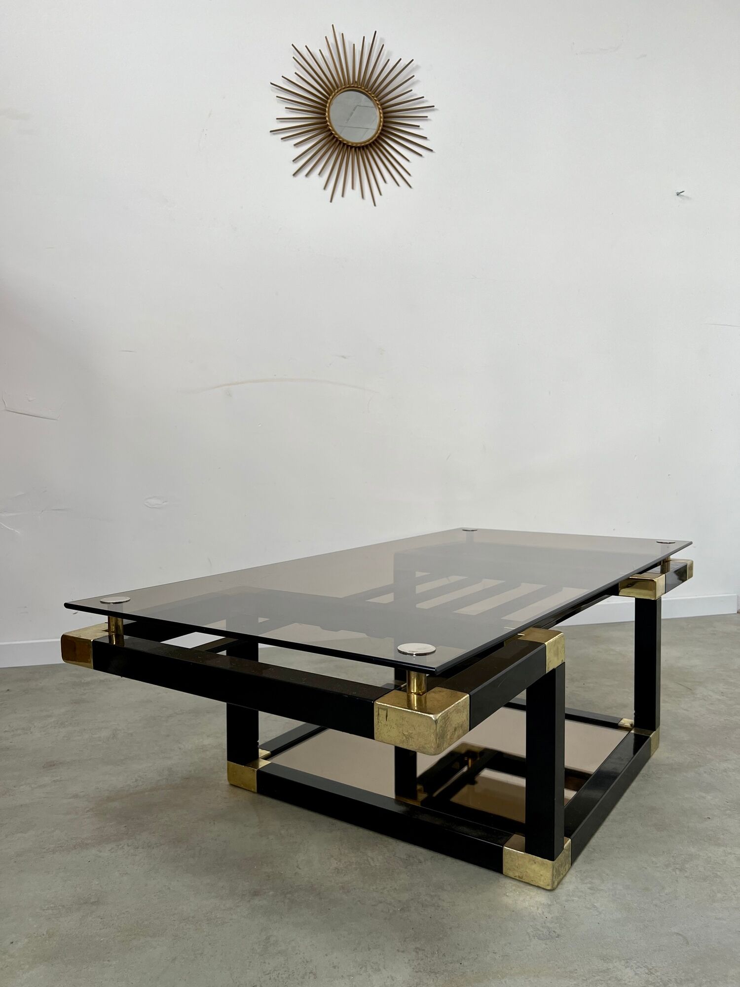 Coffee table in black and gold metal, smoked glass 70 years Romeo Rega vintage