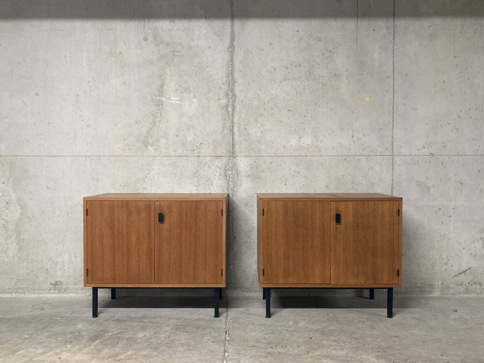 Enfilade moderniste deux buffets teck Antoine Philippon et Jacqueline Lecoq