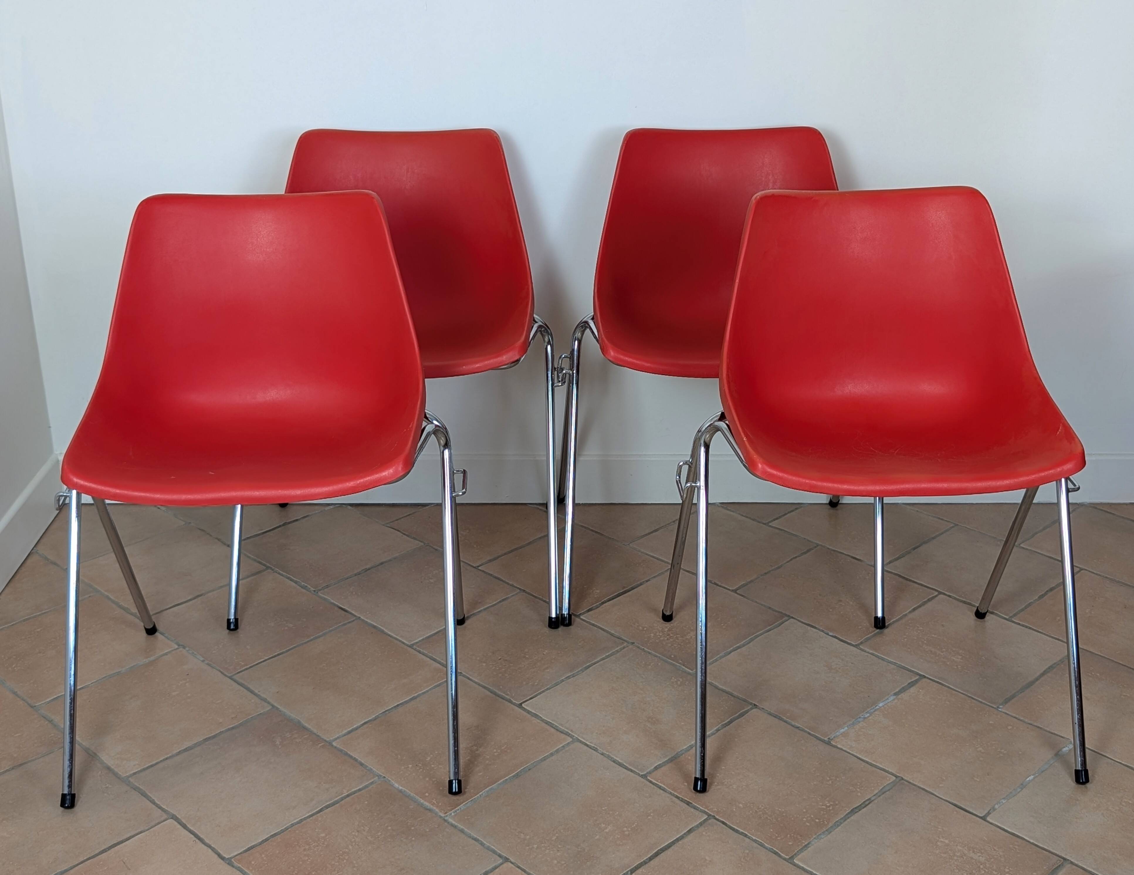 Lafargue L202 stackable chairs