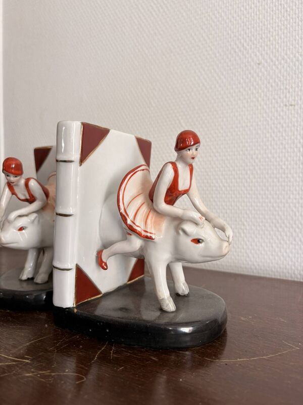 Ancien Paire Serre Livre Porcelaine Blanc Fille Femme équitation cochon Art