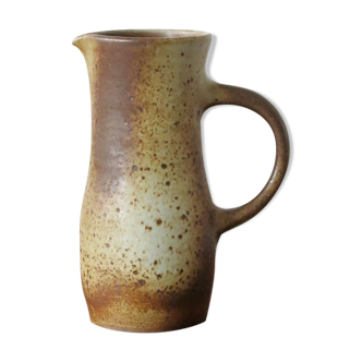 Sandstone pitcher