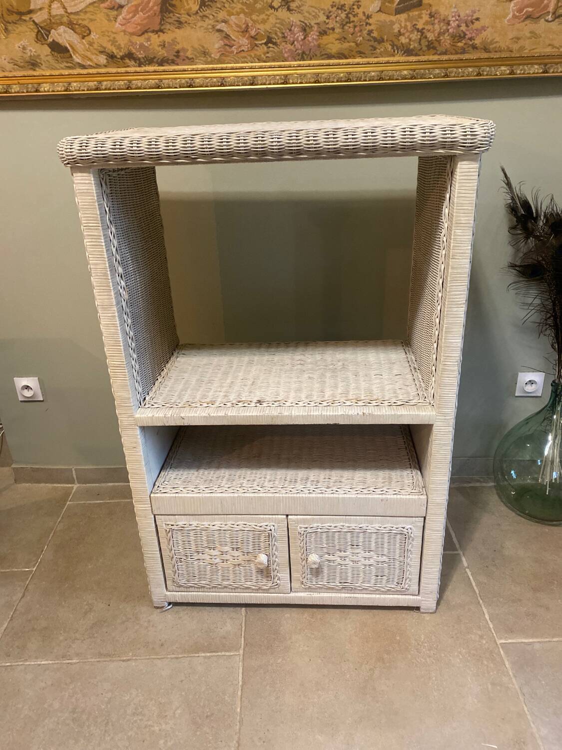 Meuble vintage en osier blanc
