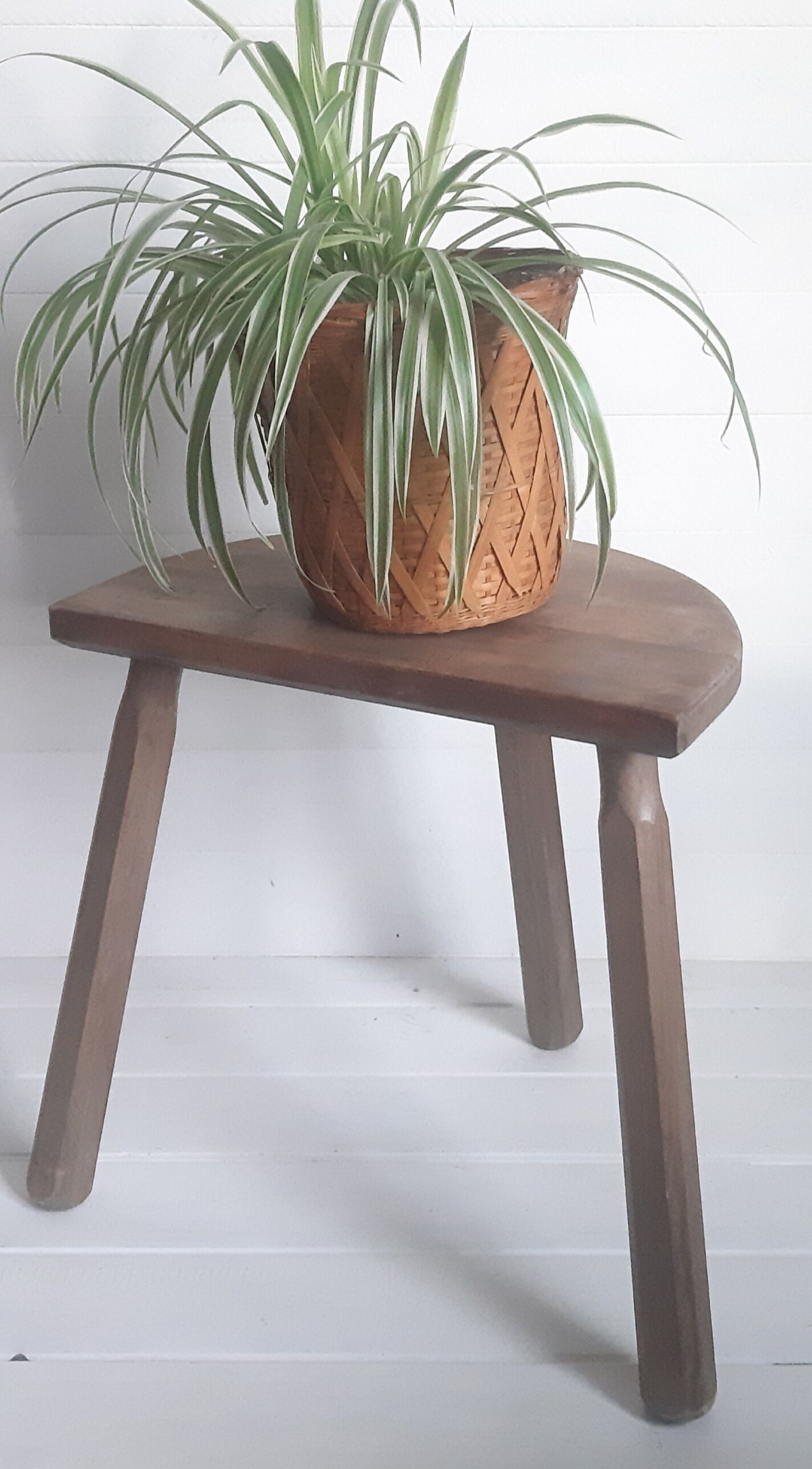 Tabouret tripode