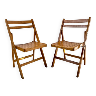 Pair of vintage French oak folding chairs from the 60s