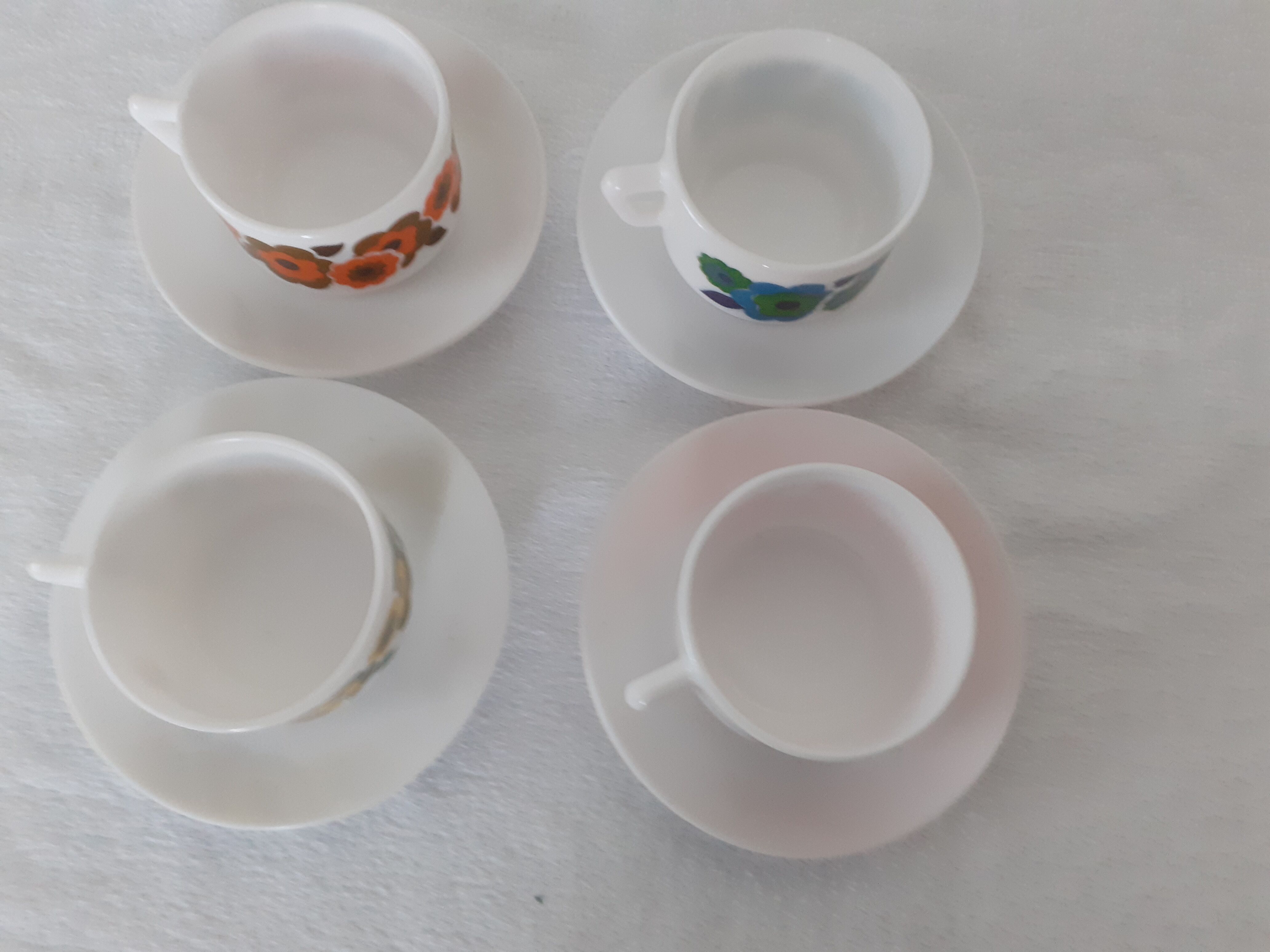 4 Cups LOTUS Arcopal yellow orange blue red vintage