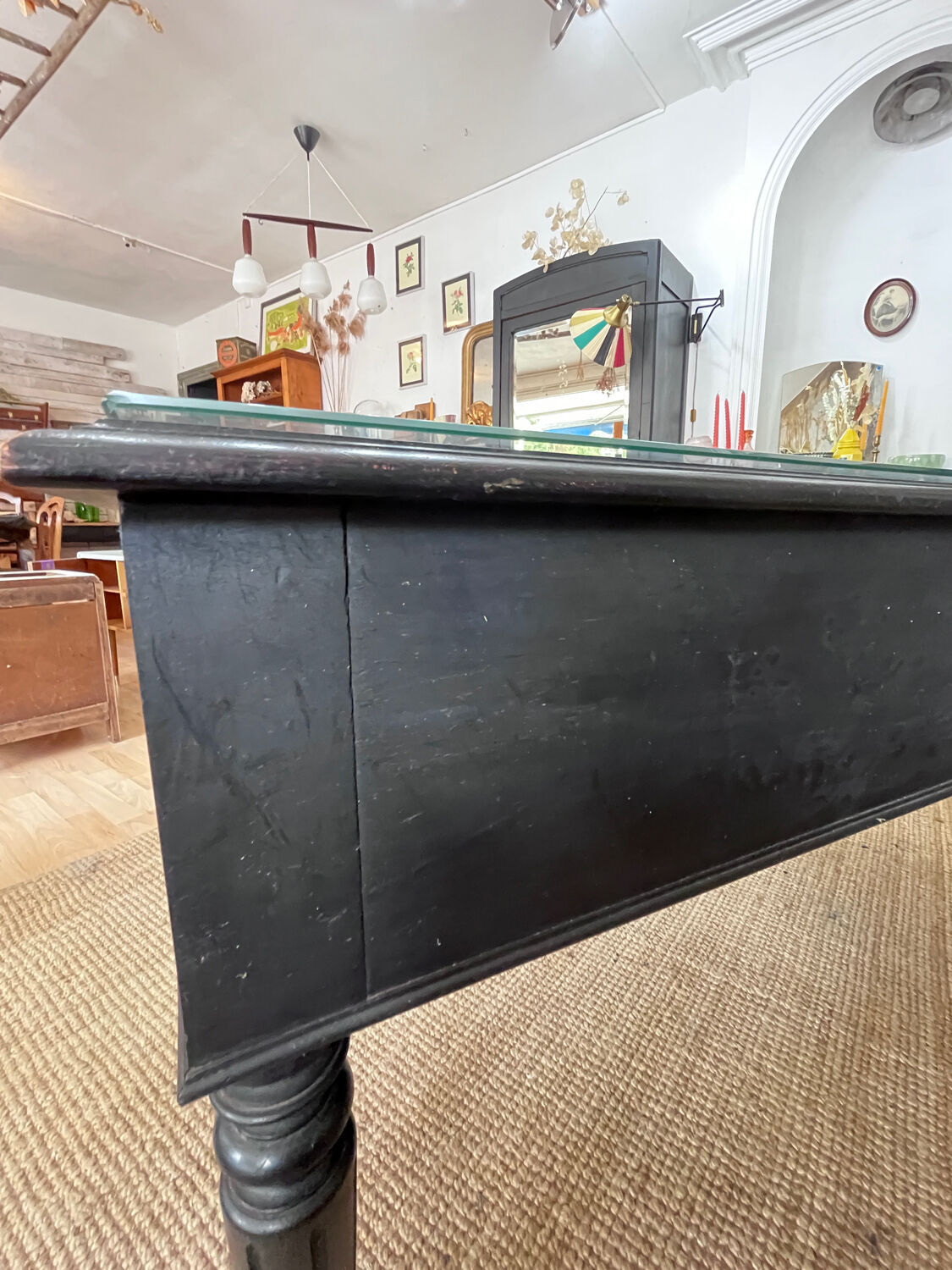 Bureau XIXeme laqué noir et sous main verre biseauté