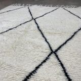 White wool carpet with diamonds 154x200cm