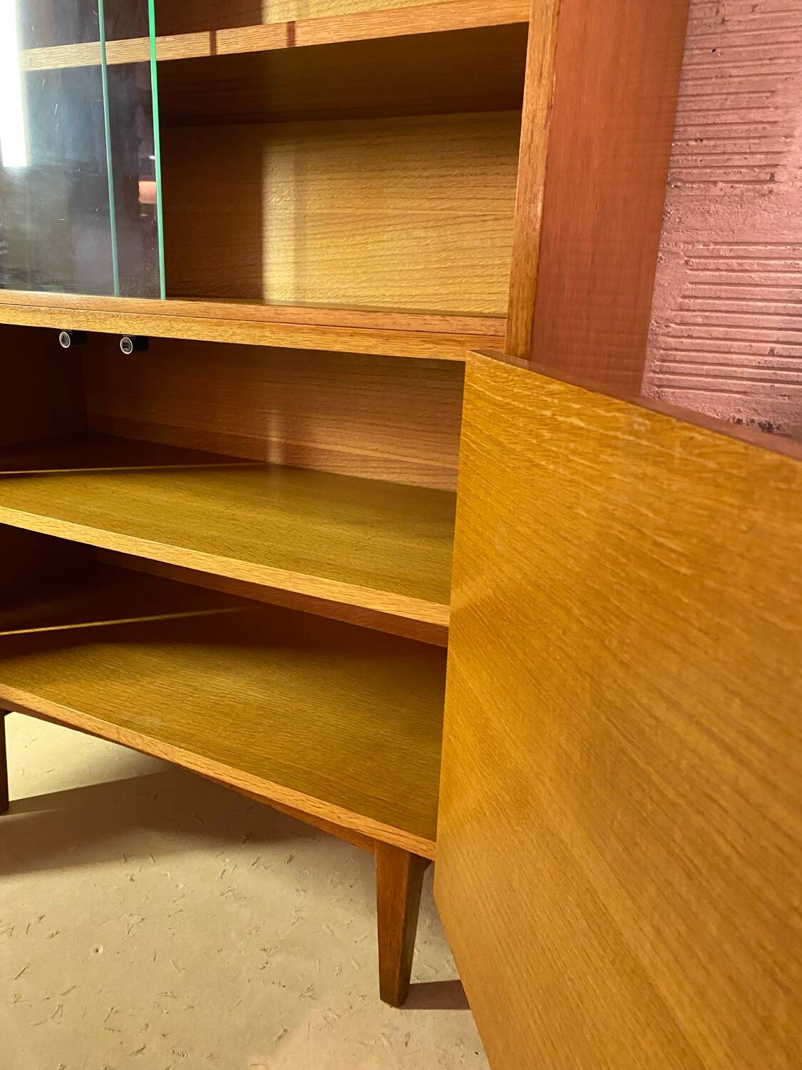 Meuble de rangement vitré en bois, 1960