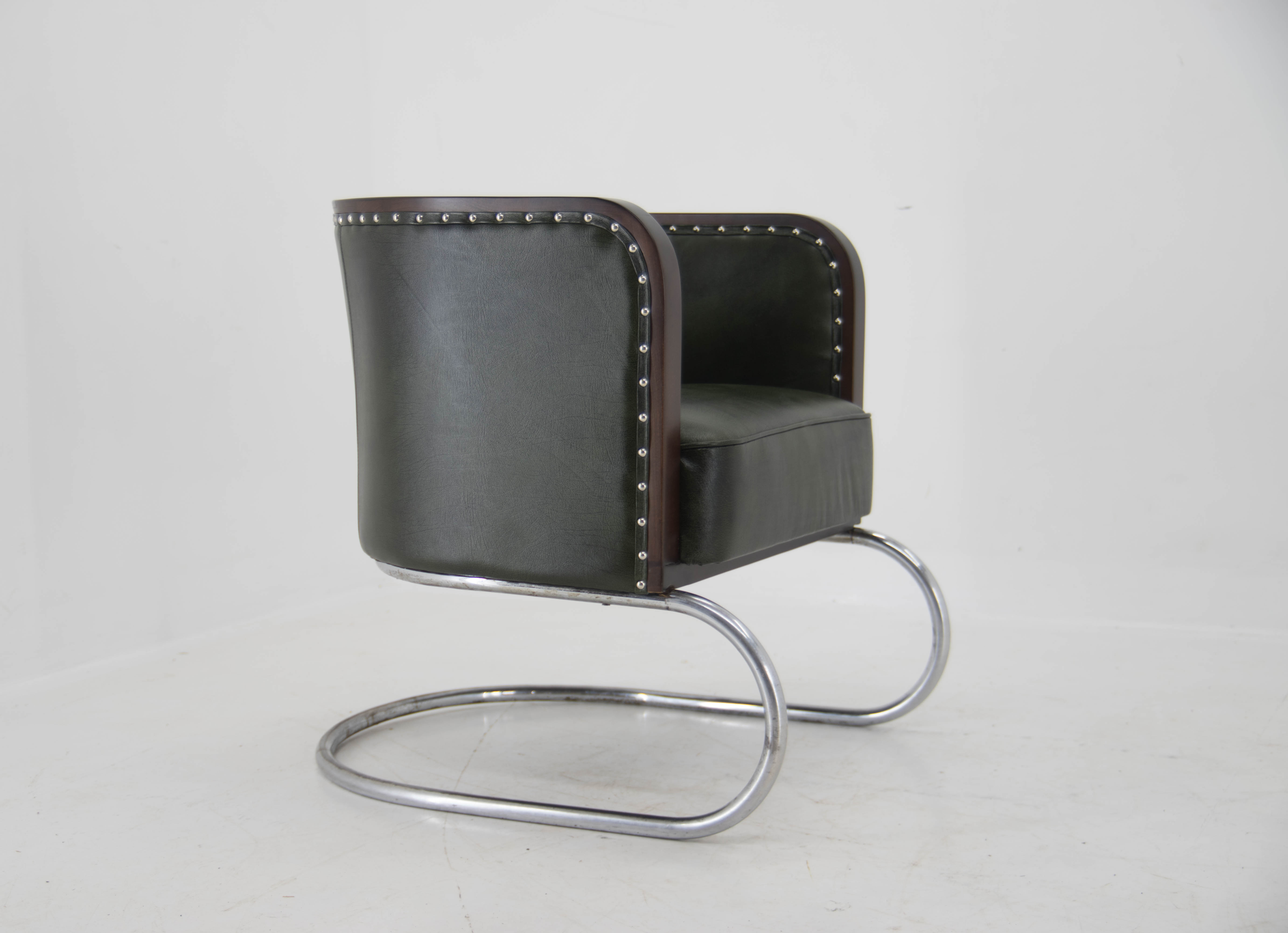 Bauhaus Tubular Armchair in Green Leather,  1930s, Restored