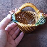 Small barbotine basket