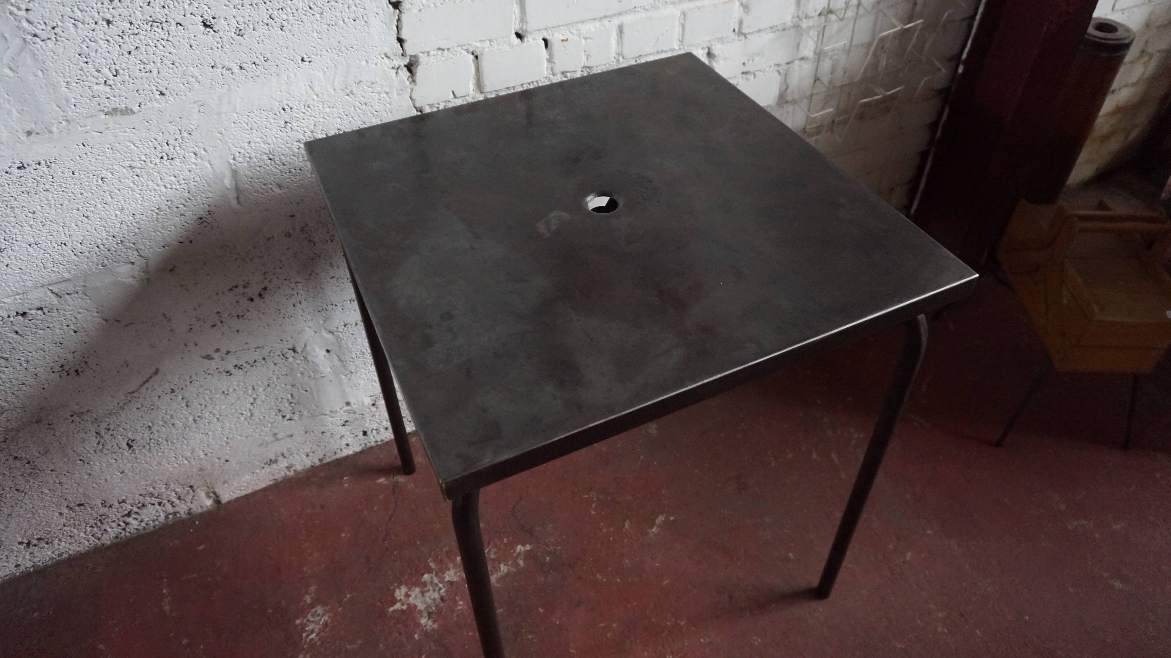 Metal table